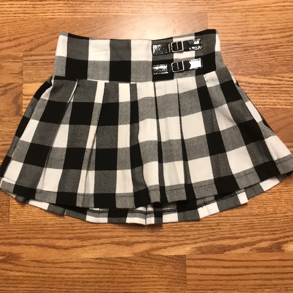 Justice Black&White pleated skirt-built in shorts